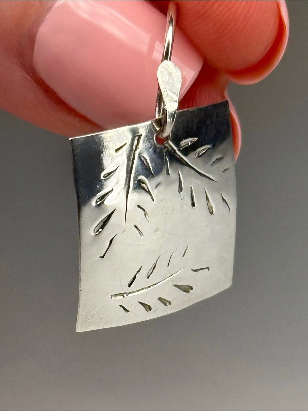 Vintage Signed Ann Harvey AH Sterling Silver Hand Chased Square Earrings - Picture 7 of 9